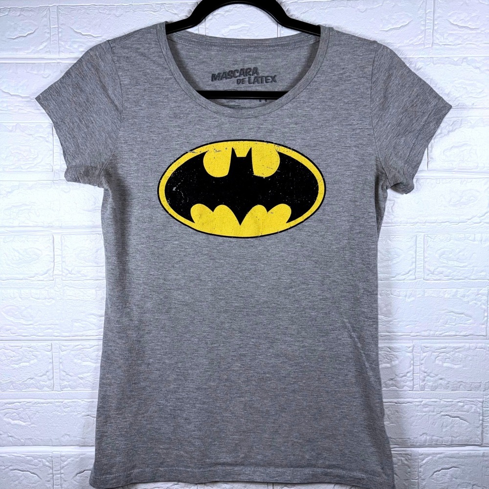 Batman Graphic Tee Womens Medium Grey DC Comics Superhero Shirt